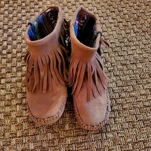 Rock & Candy by Zigi Aztec Moccasins Boots